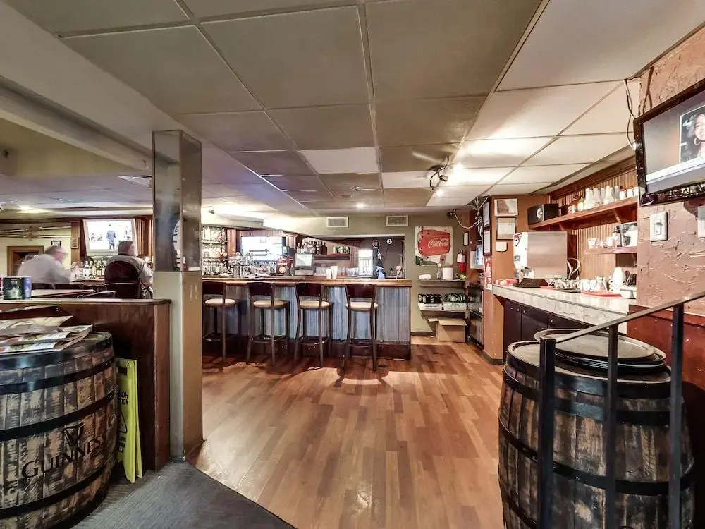 Isabella Hotel & Suites