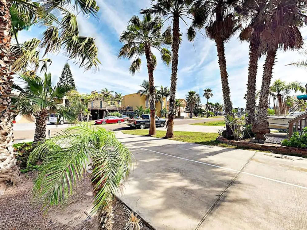110 E Marlin Condo - 2 Br condo by RedAwning
