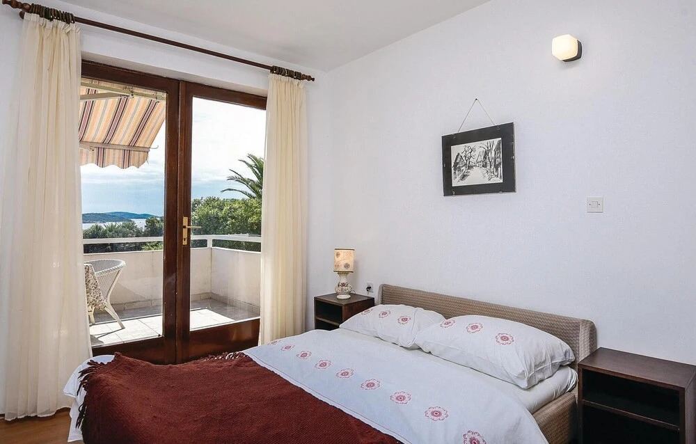 Awesome Home in Orebic With Wifi and 5 Bedrooms