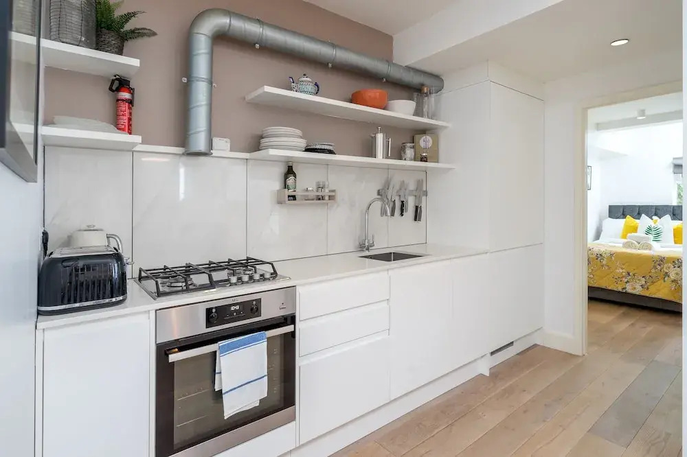 JOIVY Stylish 2-Bed Flat W/ Private Garden In Notting Hill,