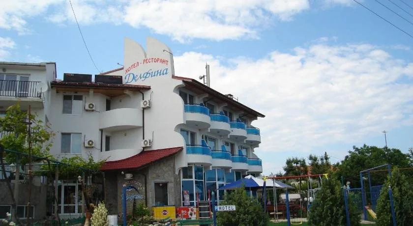 Dolphin Family Hotel