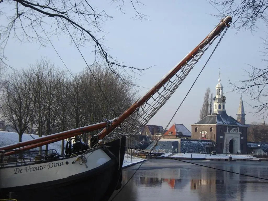 Zeilschip De Vrouw Dina