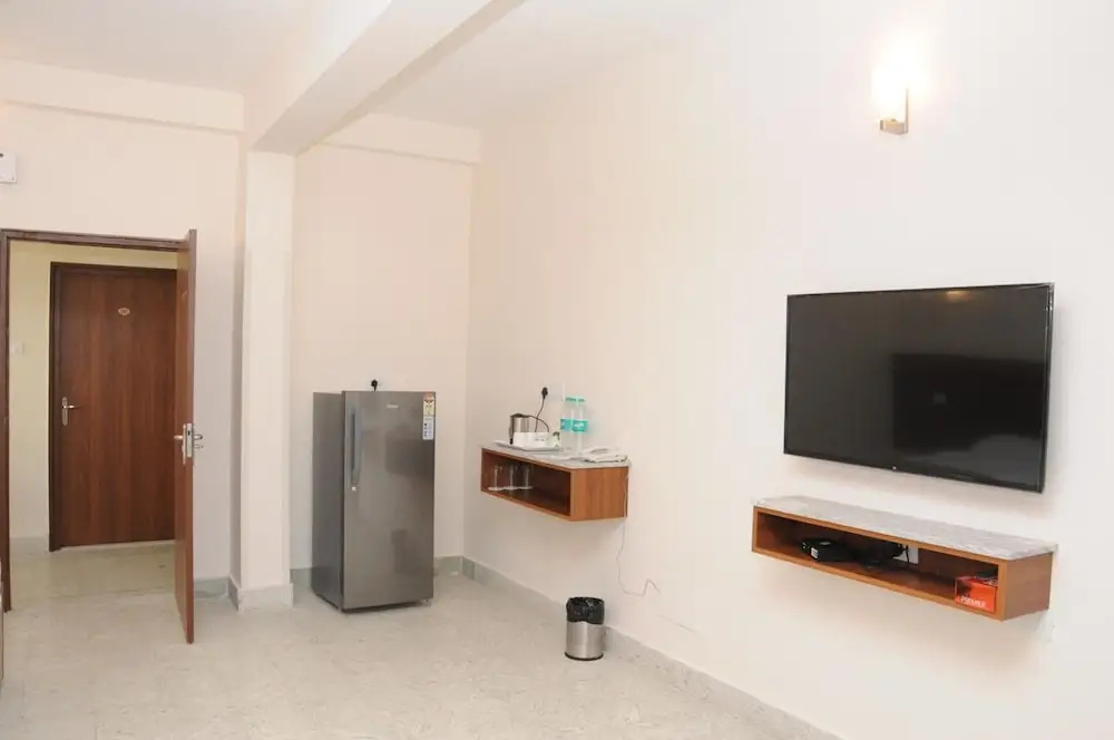 Sreeparthi Hotel