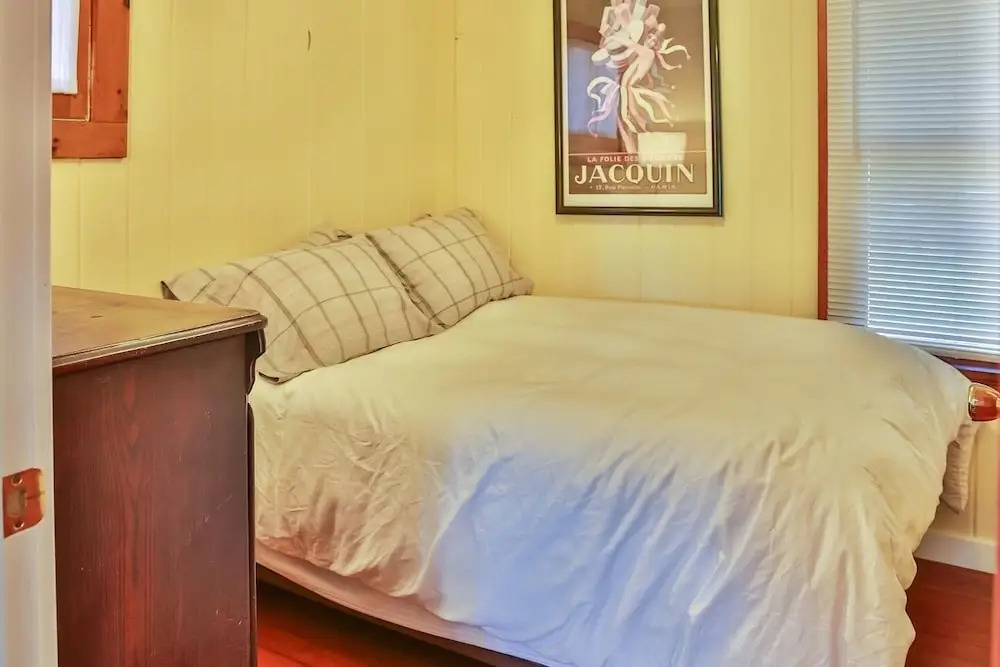 Northern Comfort - Hiller Vacation S 2 Bedroom Cabin