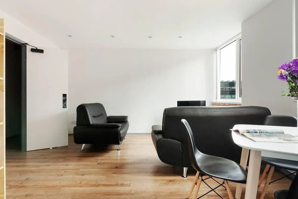 Sparkling Clean 2BR City Centre Apartment