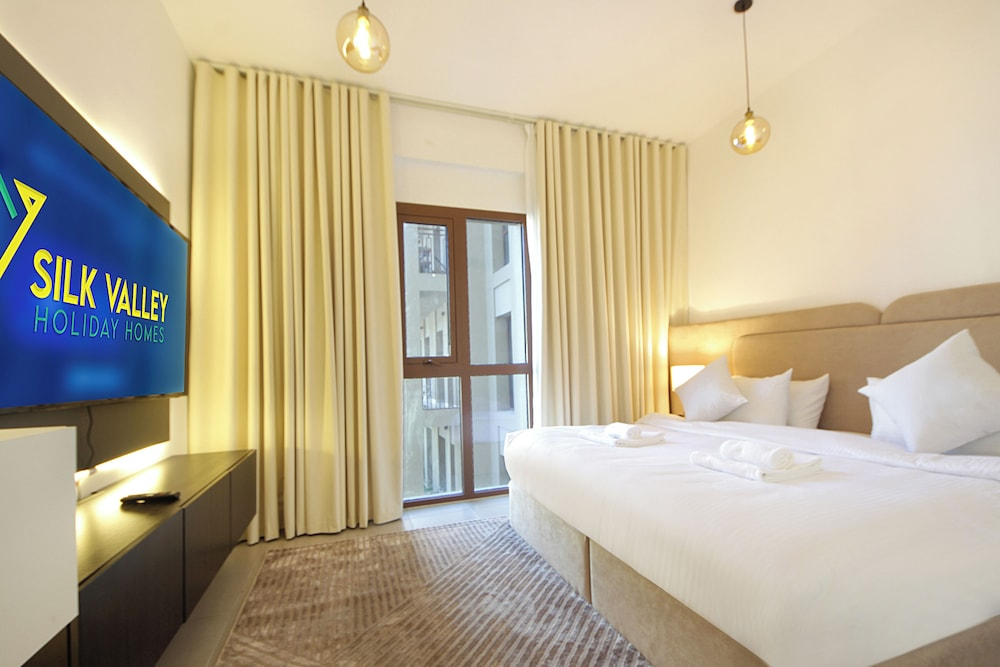 Silk Valley-Chic 2B in Dubai Town Square