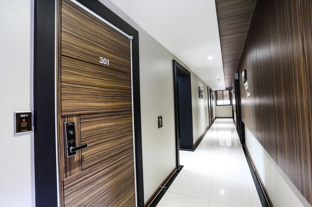Hotel 99
