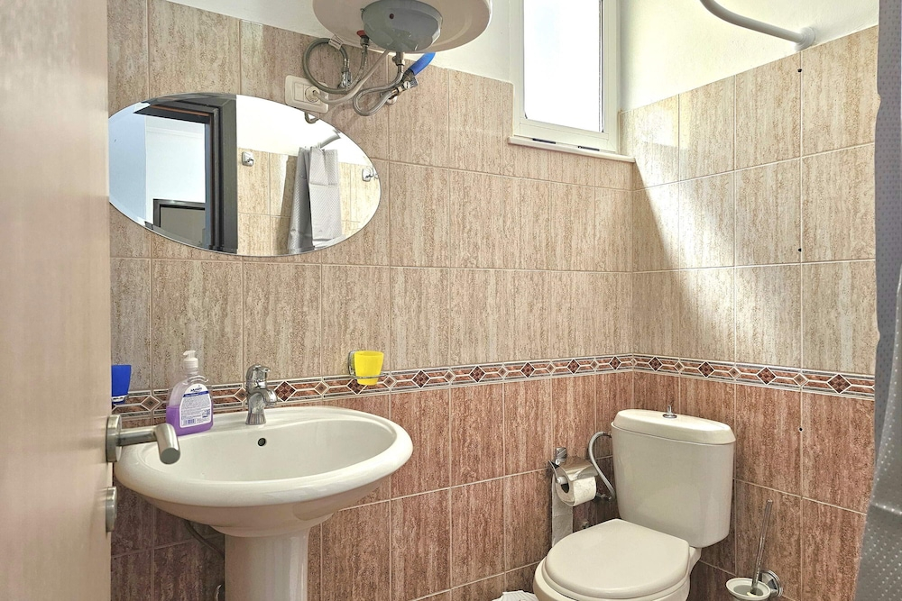 Two Bedroom Apartment With Sea View-061