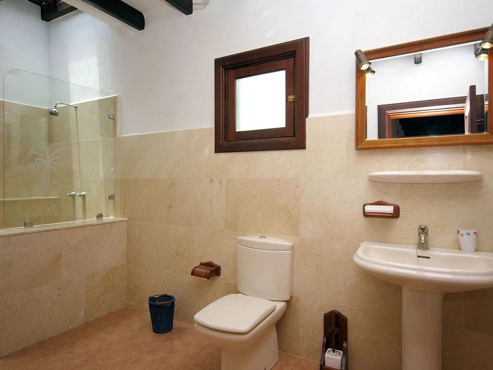 Spacious Villa in Haría With Swimming Pool