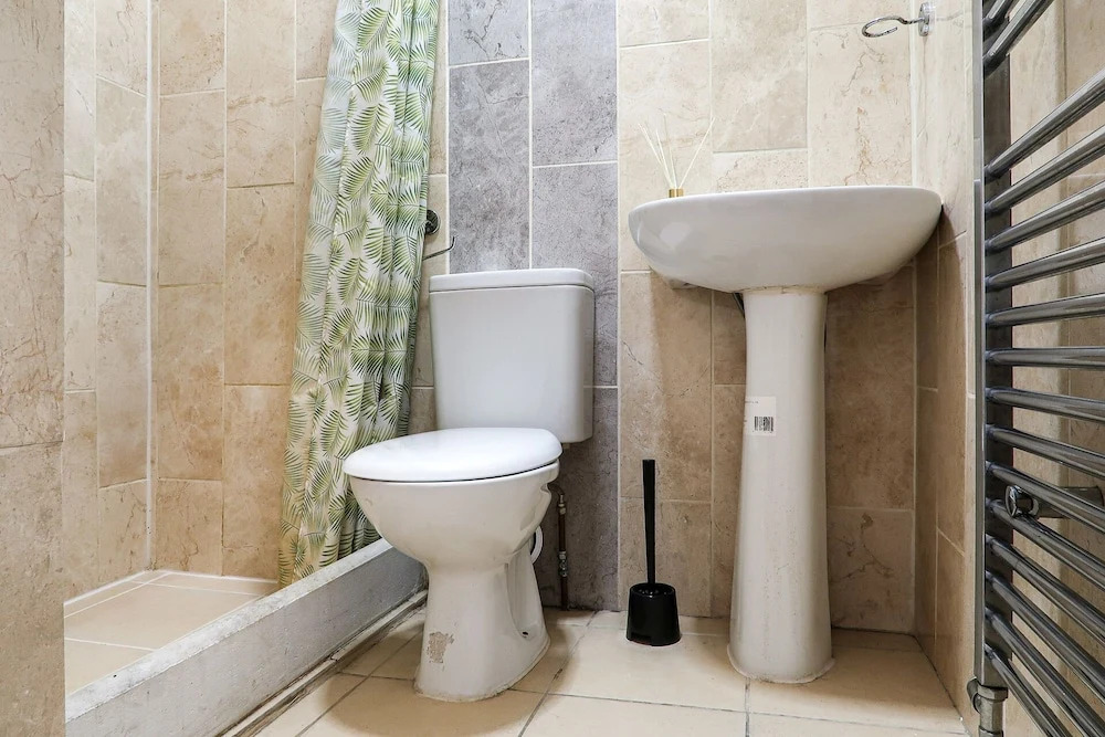 Sidney Street B - Deluxe Single Room 4