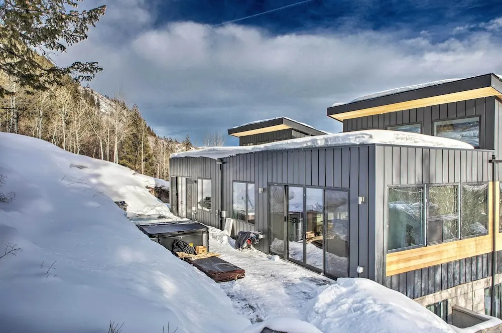 Mtn-view Home w/ Hot Tub, 9 Mi to Vail Resort