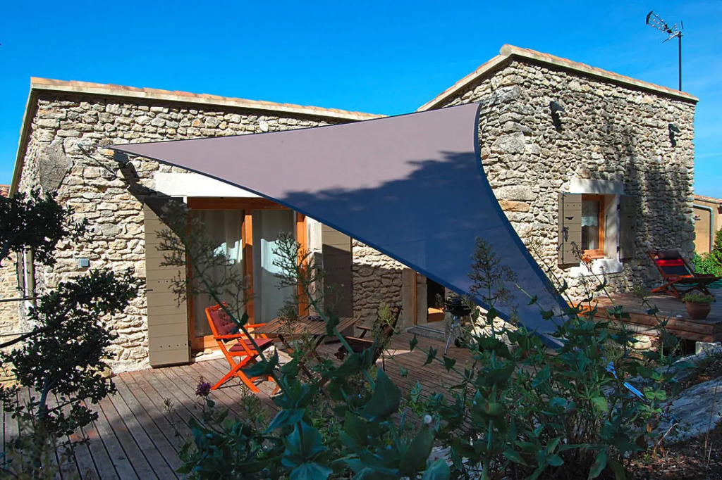 Lovely Stone House Withe Private Terrace, Le Pègue