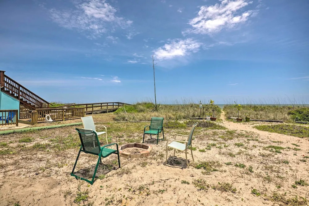 Surfside Oceanfront Cottage w/ Beach Access!