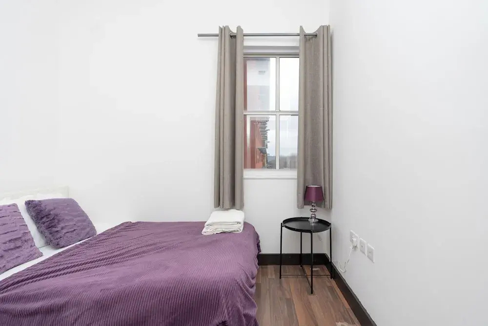 Modern 2-bed Home - Sleeps 6 & Free Parking
