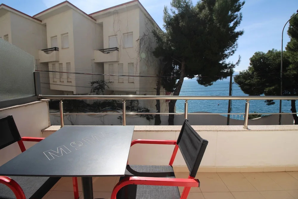 Hotel Argjiro