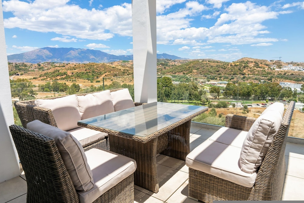 Overlook Apartment in Mijas - Ref 254