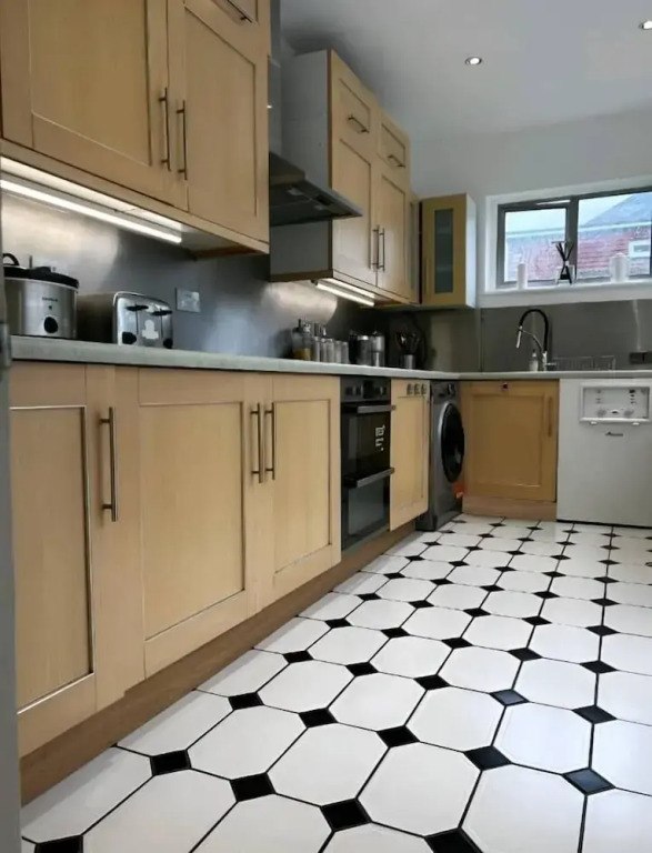 SUPERB SNUG studio sleeps 2 south london