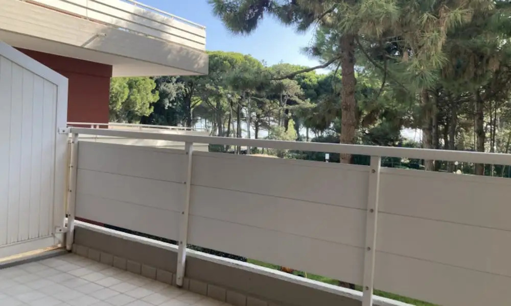 Poolside Flat 50mt From the sea
