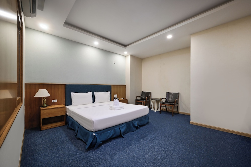 Sunshine Airport Hotel