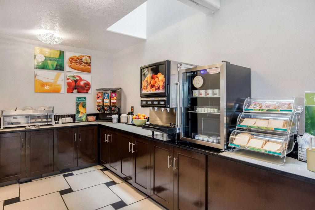Quality Inn & Suites Albuquerque North near Balloon Fiesta Park