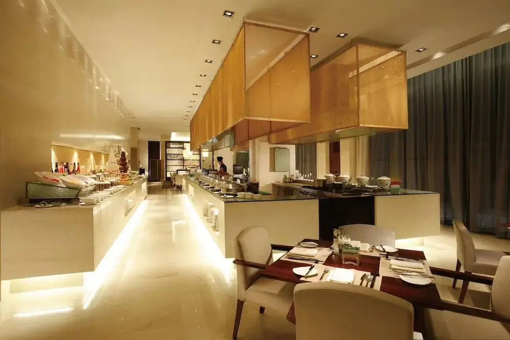 Howard Johnson By Wyndham Parkland Hotel Dalian