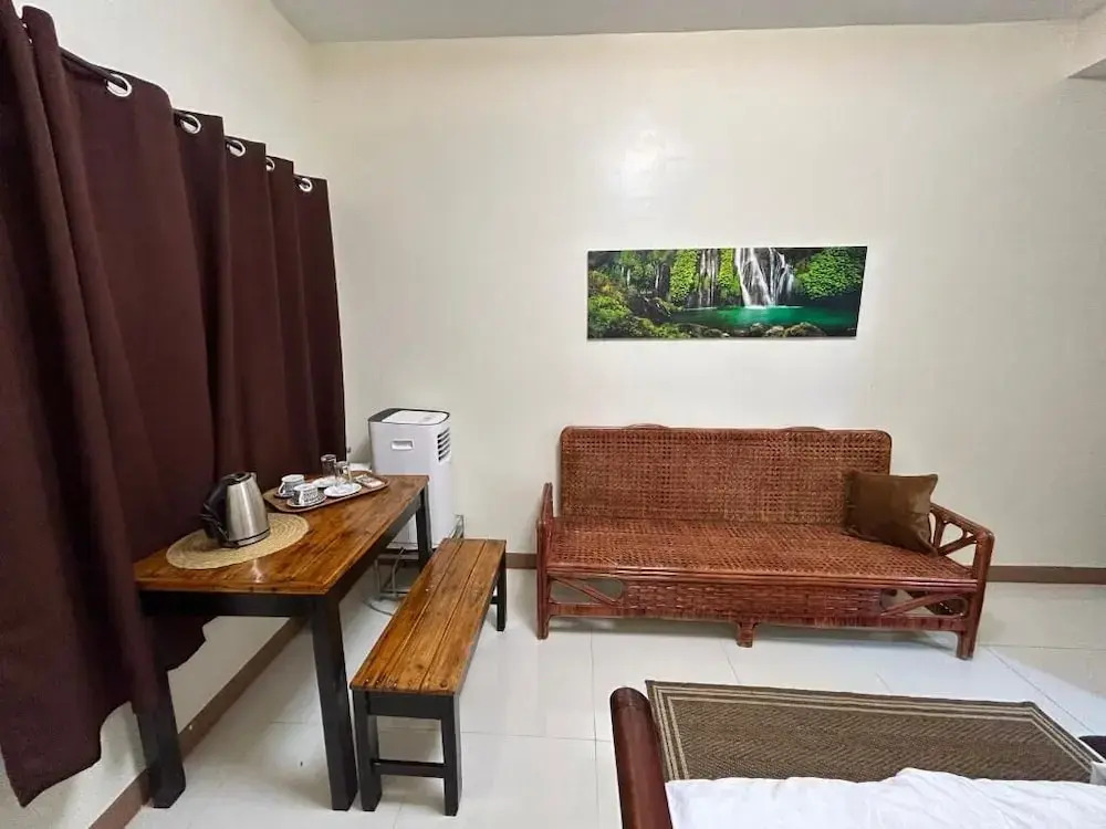 Eljoy's Forest Resort