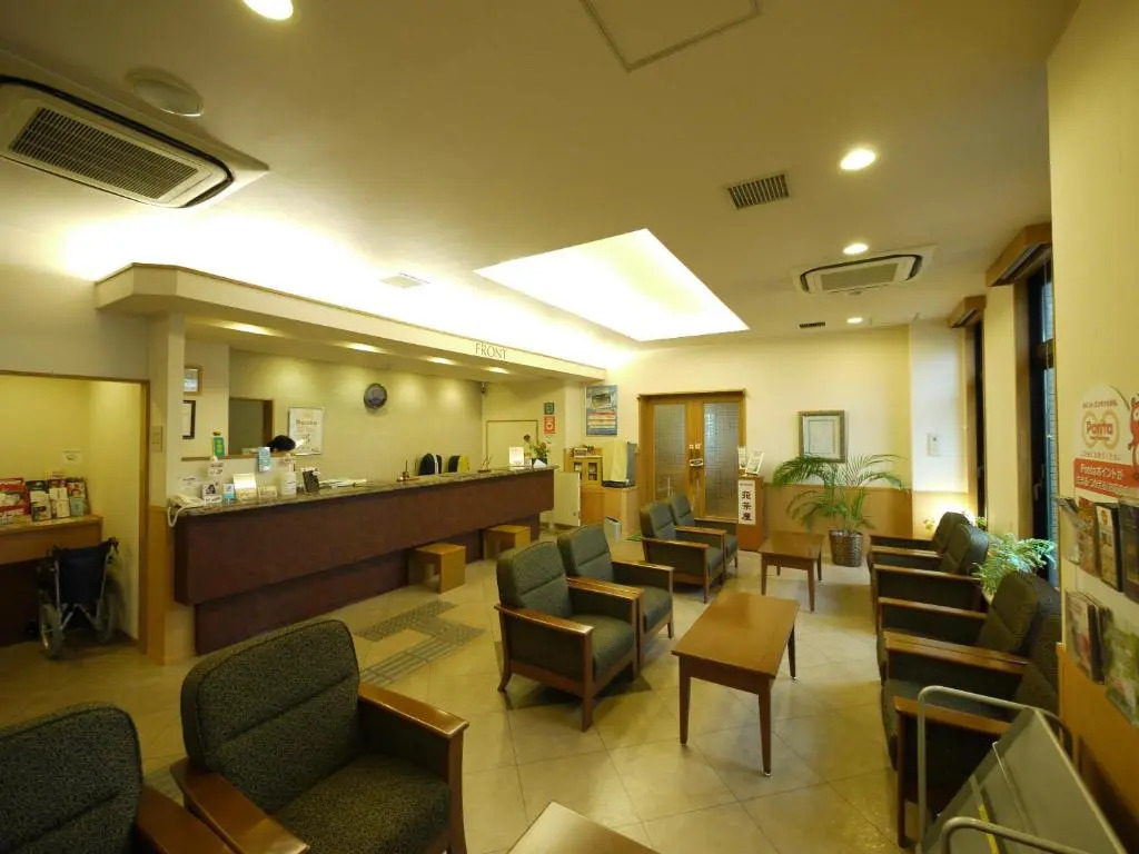 Hotel Route-Inn Tsubamesanjo Ekimae
