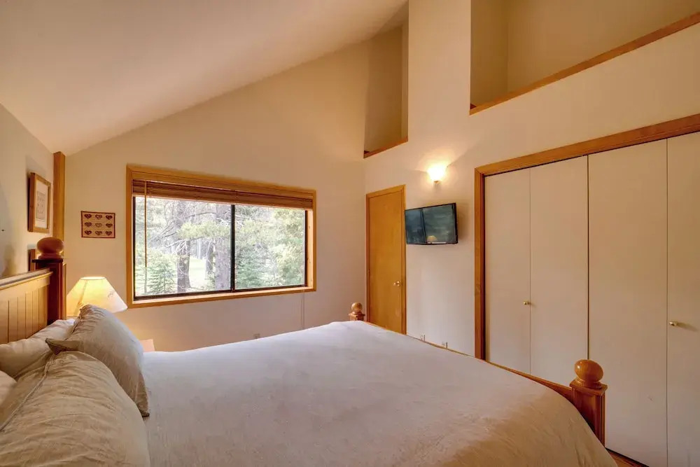 Truckee Home w/ Private Hot Tub on a Golf Course