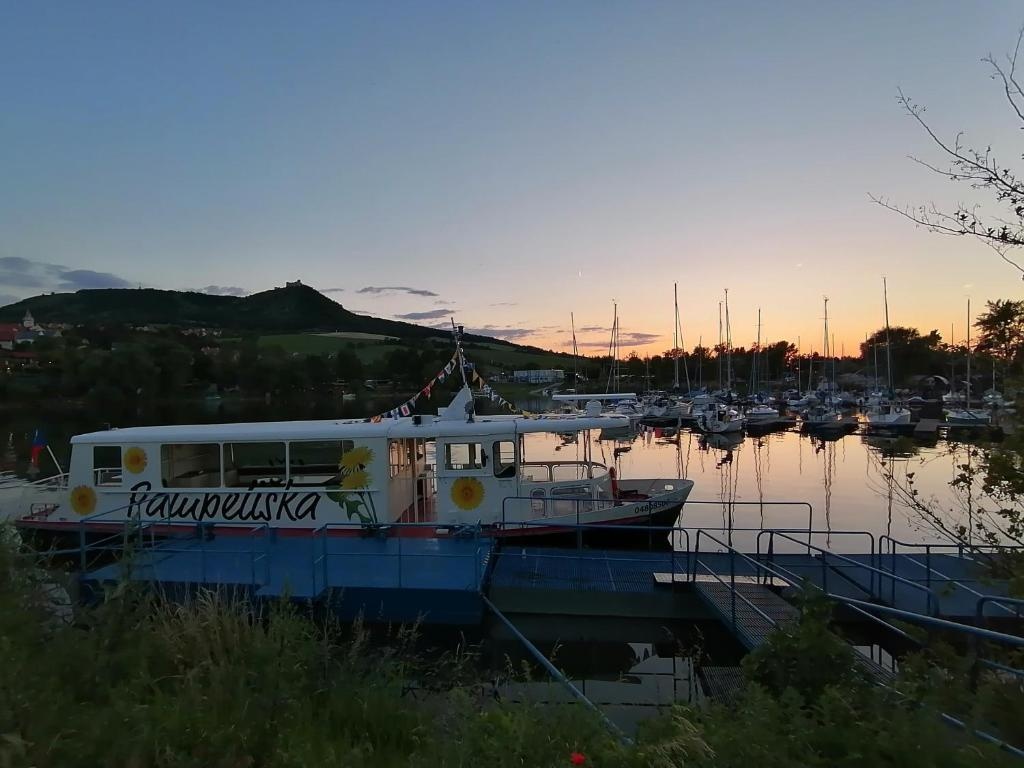 Penzion Nad jezerem