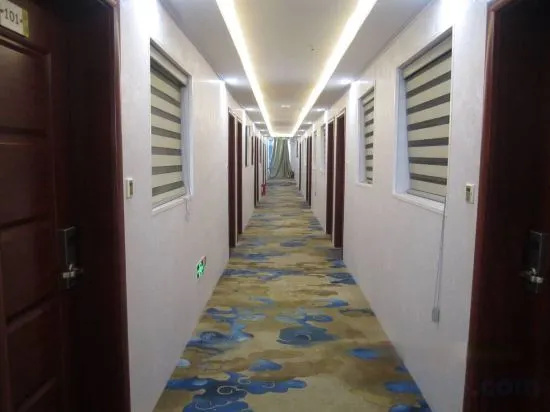 兰州新蓝波湾酒店(甘肃省肿瘤医院小西湖地铁站店)