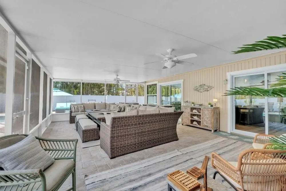 Coral Beach 3 Bedroom Home by RedAwning