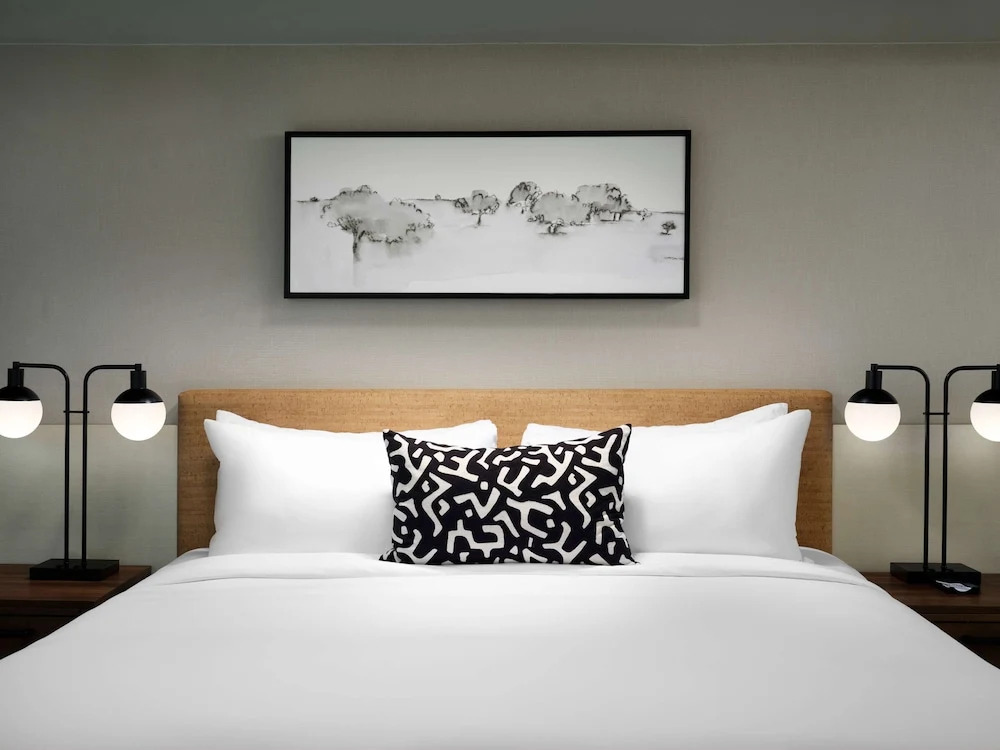 Wyndham Irvine-Orange County Airport