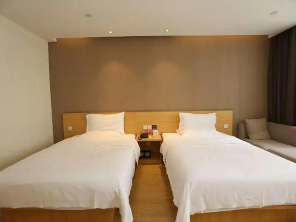 7 Days Premium Hotel (Chongqing Longtousi North Railway Station Center)