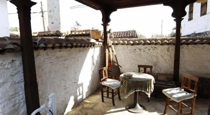 Collage House Hotel