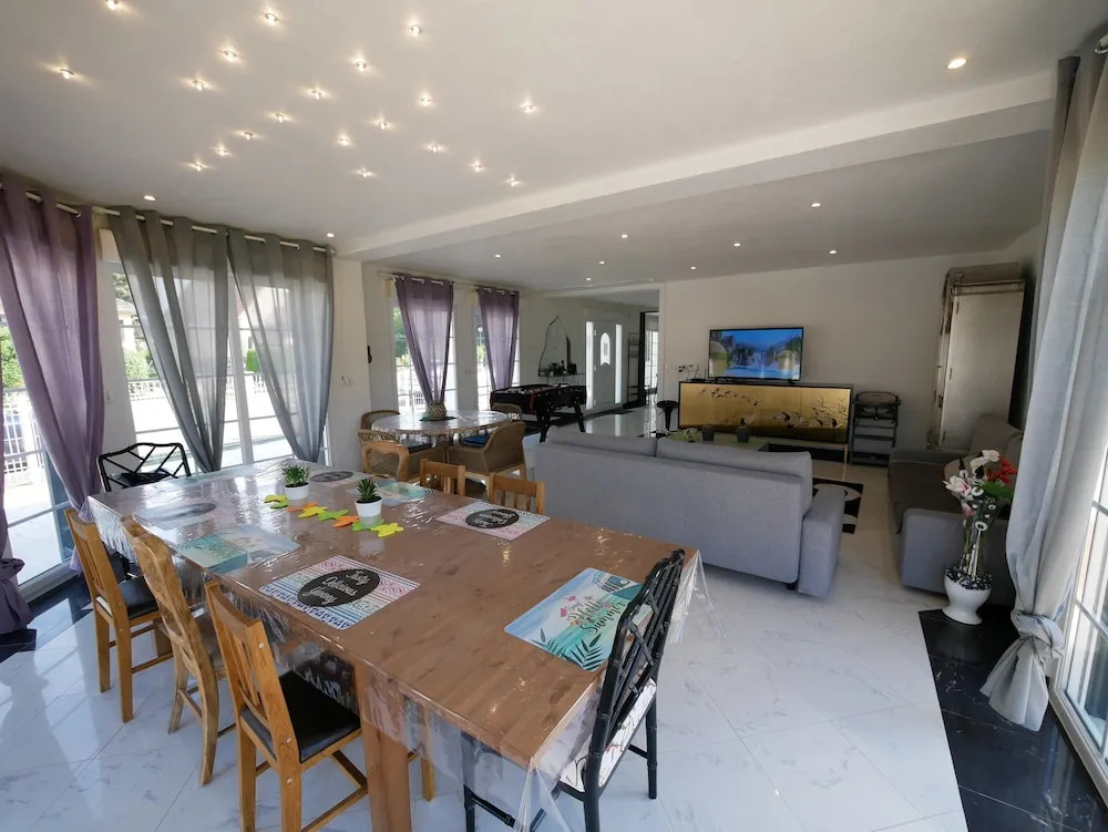 Gites Spa Strasbourg - Villa Lion - SPA Privé, Sauna, Borne darcade, Babyfoot