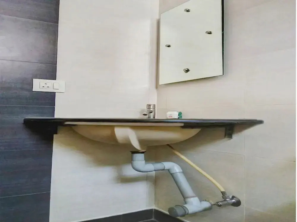 OYO 10479 Sree Sai Comfort