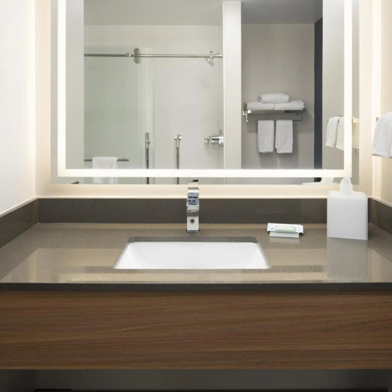 SpringHill Suites by Marriott Newark International Airport