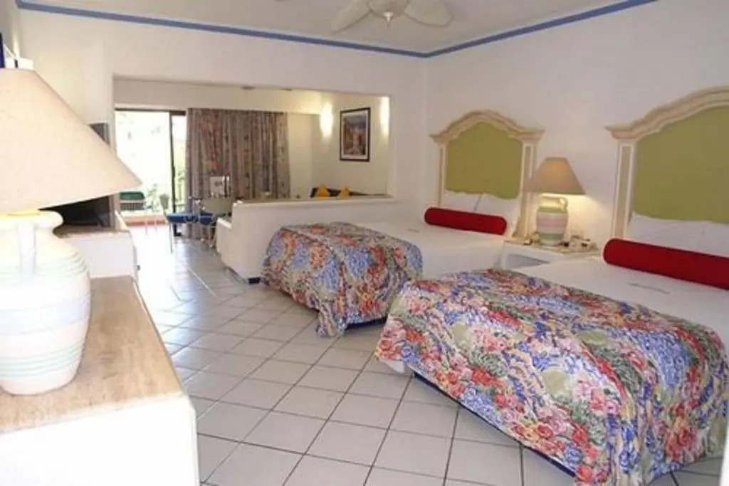 1BR Nautical Suite Sleep 4 in Cabo