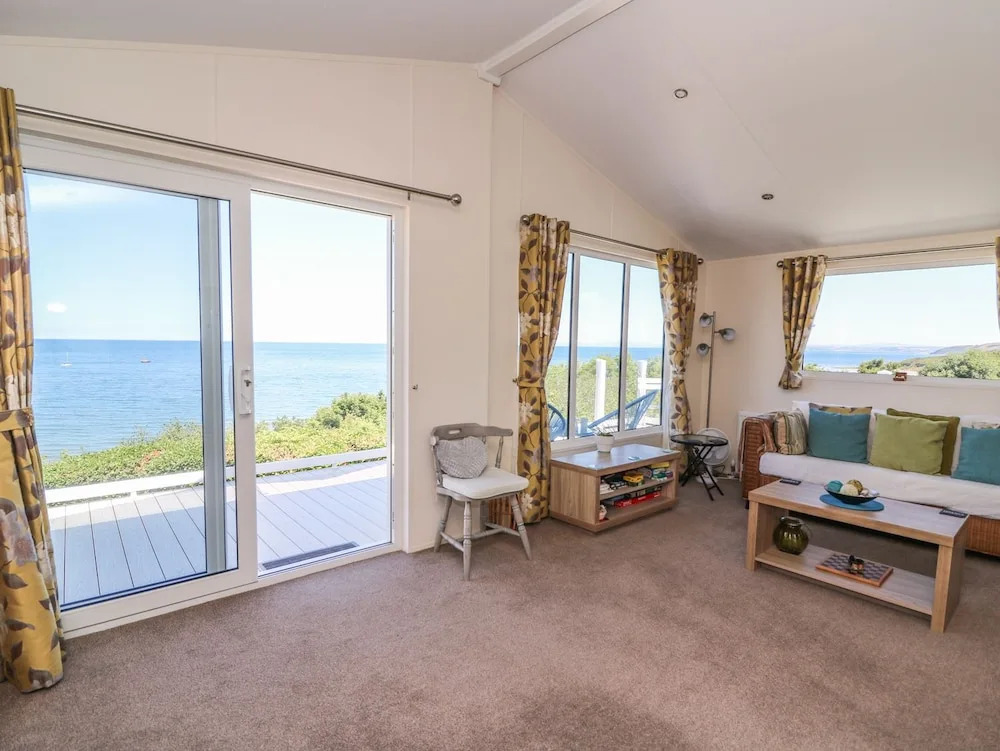 8 Harbour View