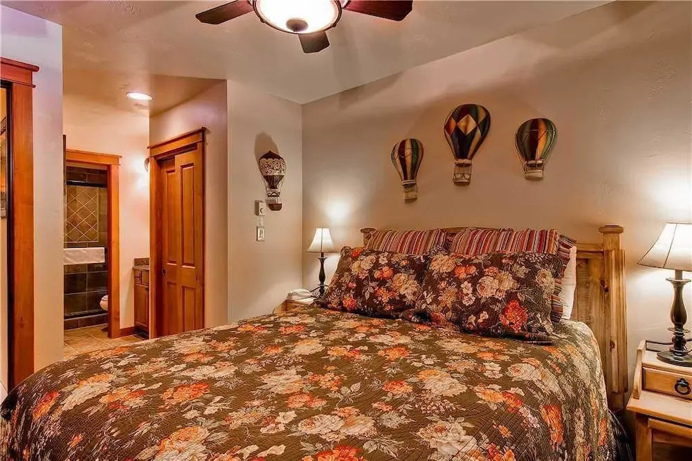 1206 Trappeur's Lodge, Trappeur's Crossing Apartment 2