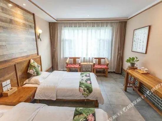 Yi De Abode