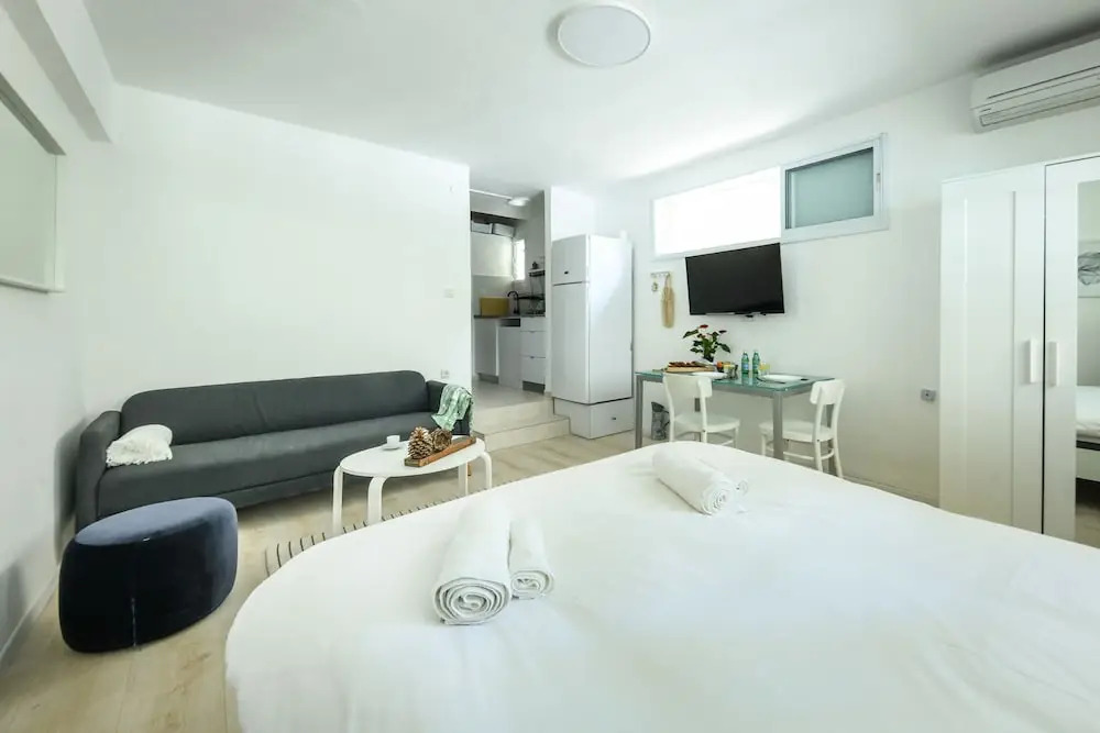 CozyStudio Apt in a vibrant neighborhood