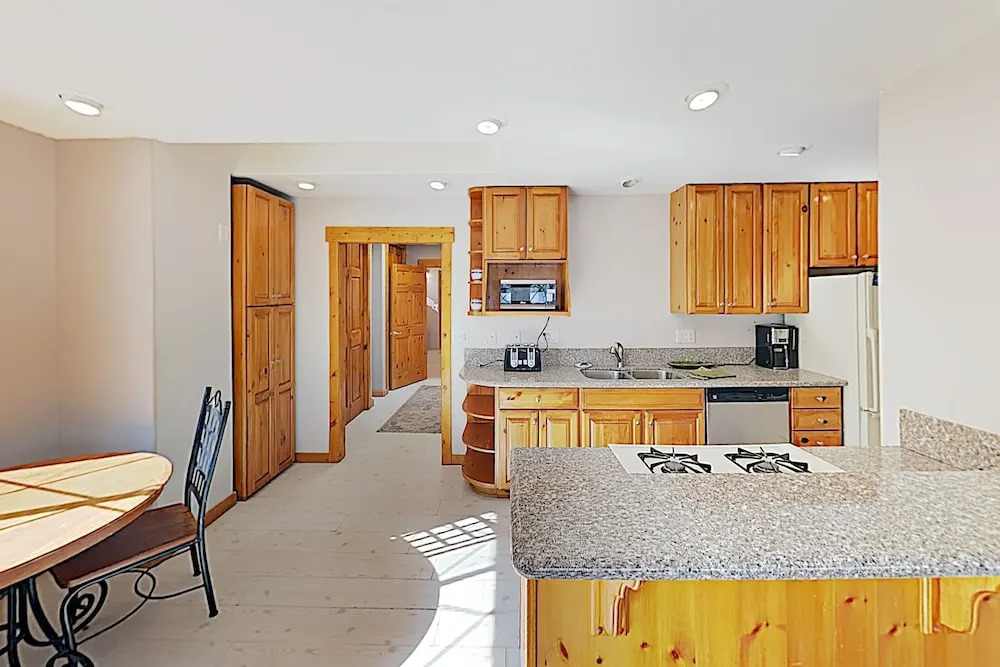 New Listing! Lake Getaway W/ Private Hot Tub 5 Bedroom Home