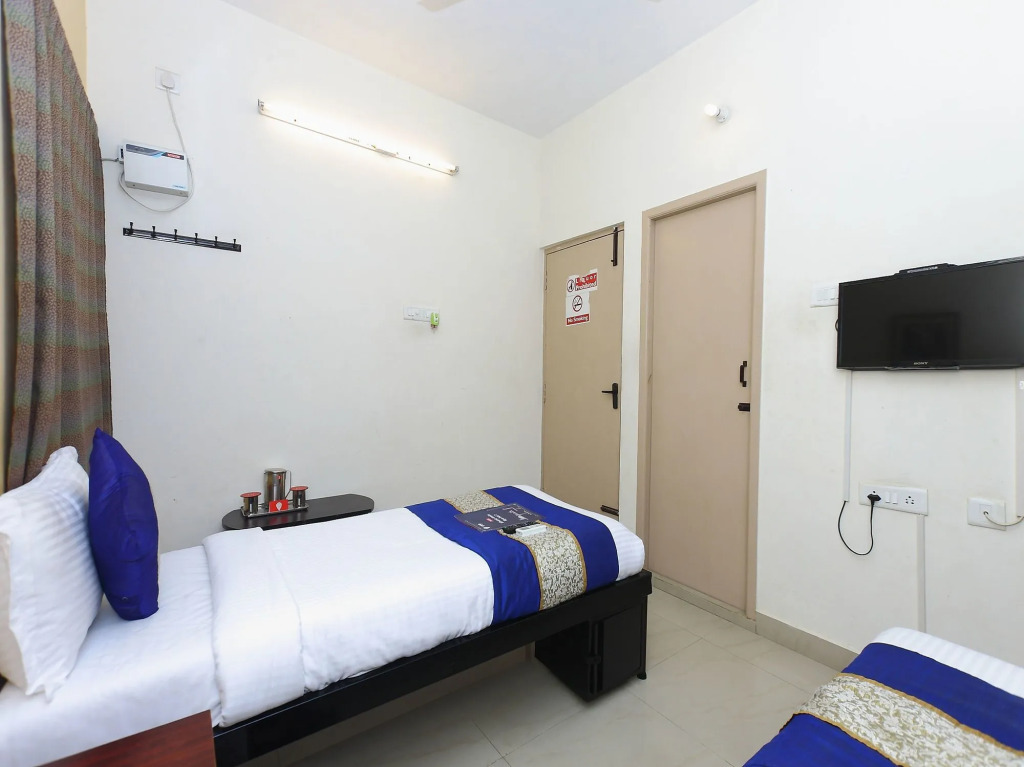 OYO 3860 Apartment JLS Gruha