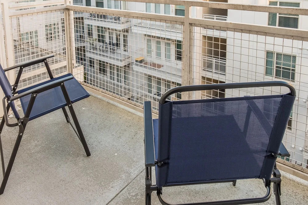 Atlantic 1 BR Apt w/ Balcony & Pool by Frontdesk