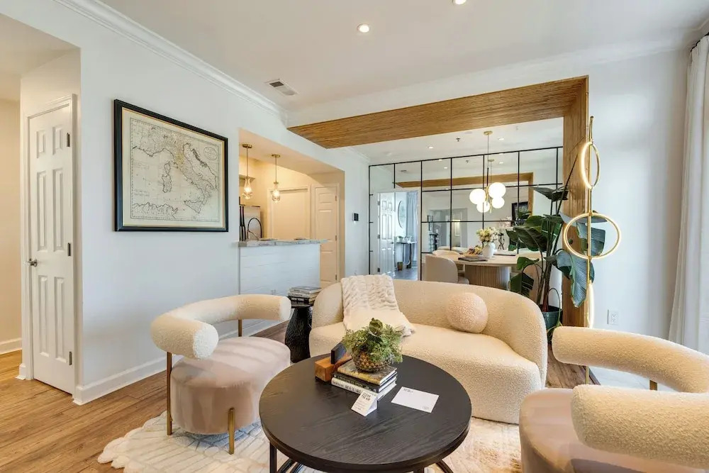 Luxury Atlanta Rental w/ Balcony: Near Buckhead!