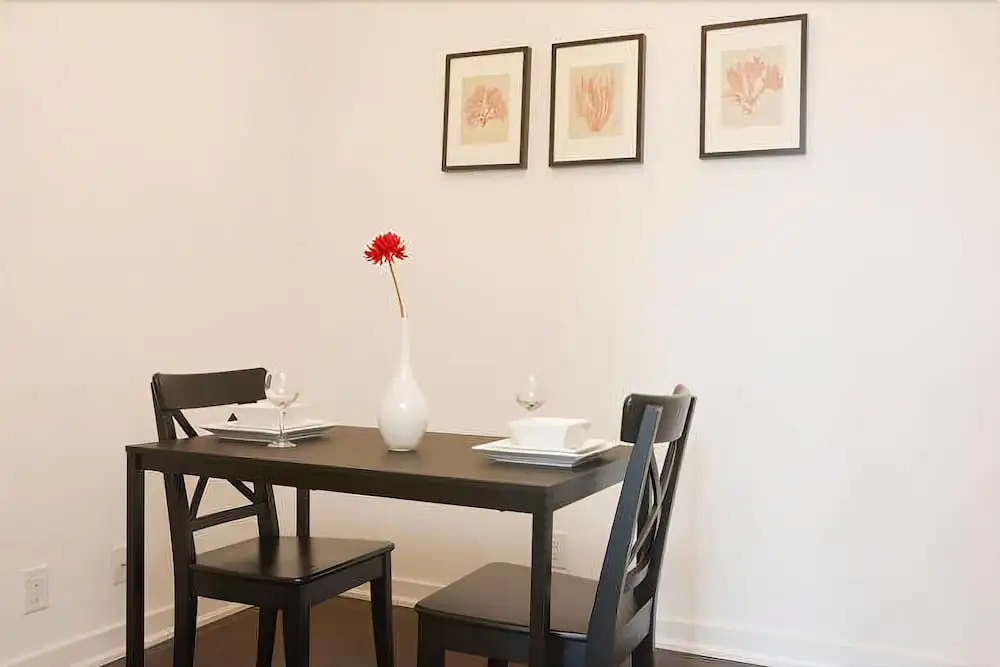 EG Suites - York St Condos 1 near CN Tower offered by Short Term Stays