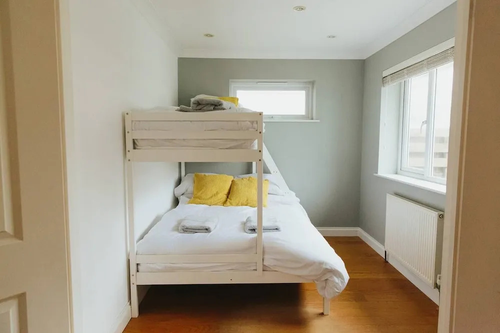 Family Home in Newquay, Parking, 3 min Walk Beach