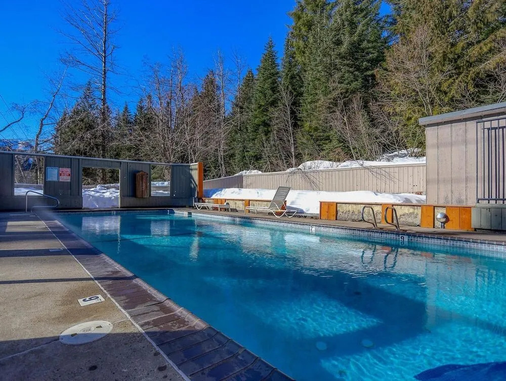 Geothermally Heated Outdoor Pool and Scenic Deck - Cozy Studio Retreat