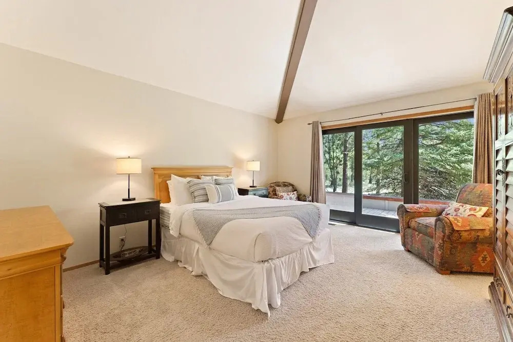 10 Tan Oak Home features Private Hot Tub and BBQ on the Deck by RedAwning